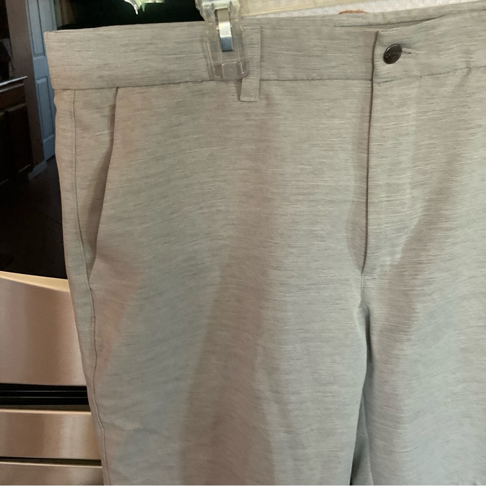 Callaway Grey Light Golf Shorts Men's, pockets, 8.5” inseam, size 34, EUC - Picture 2 of 10